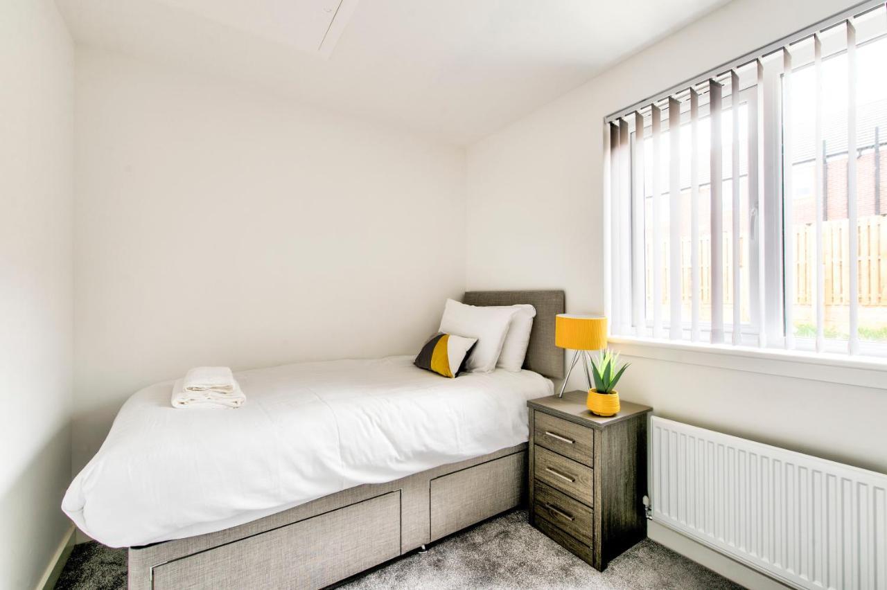 2-Bedroom Holiday Home With Private Garden & Parking Edinburgh Exterior photo