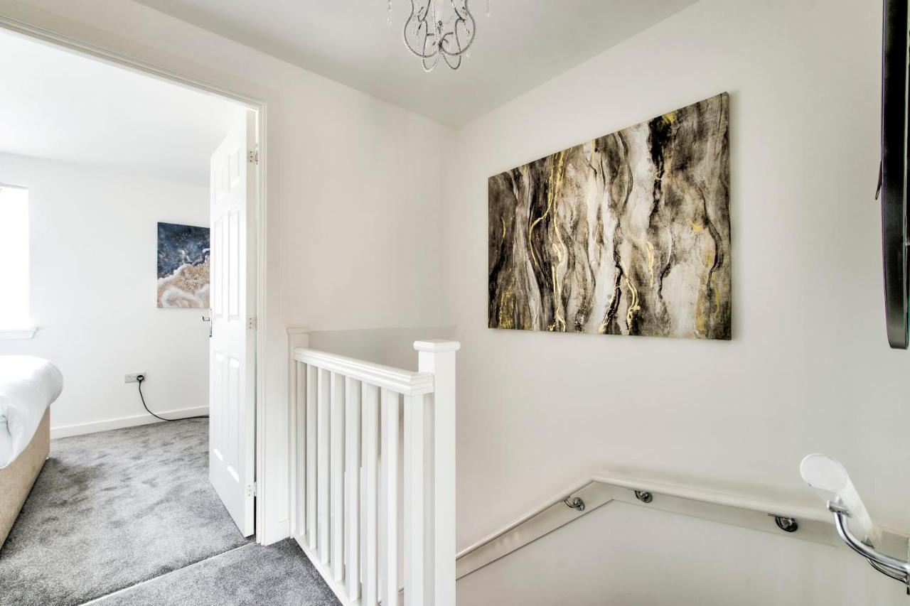 2-Bedroom Holiday Home With Private Garden & Parking Edinburgh Exterior photo